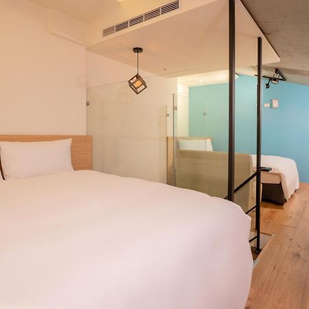 Check Inn Express Taichung Yizhong Extérieur photo