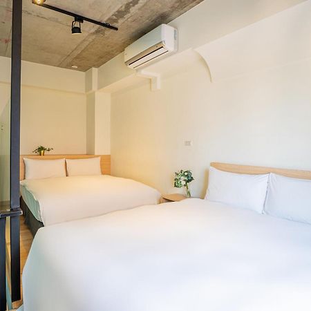 Check Inn Express Taichung Yizhong Extérieur photo