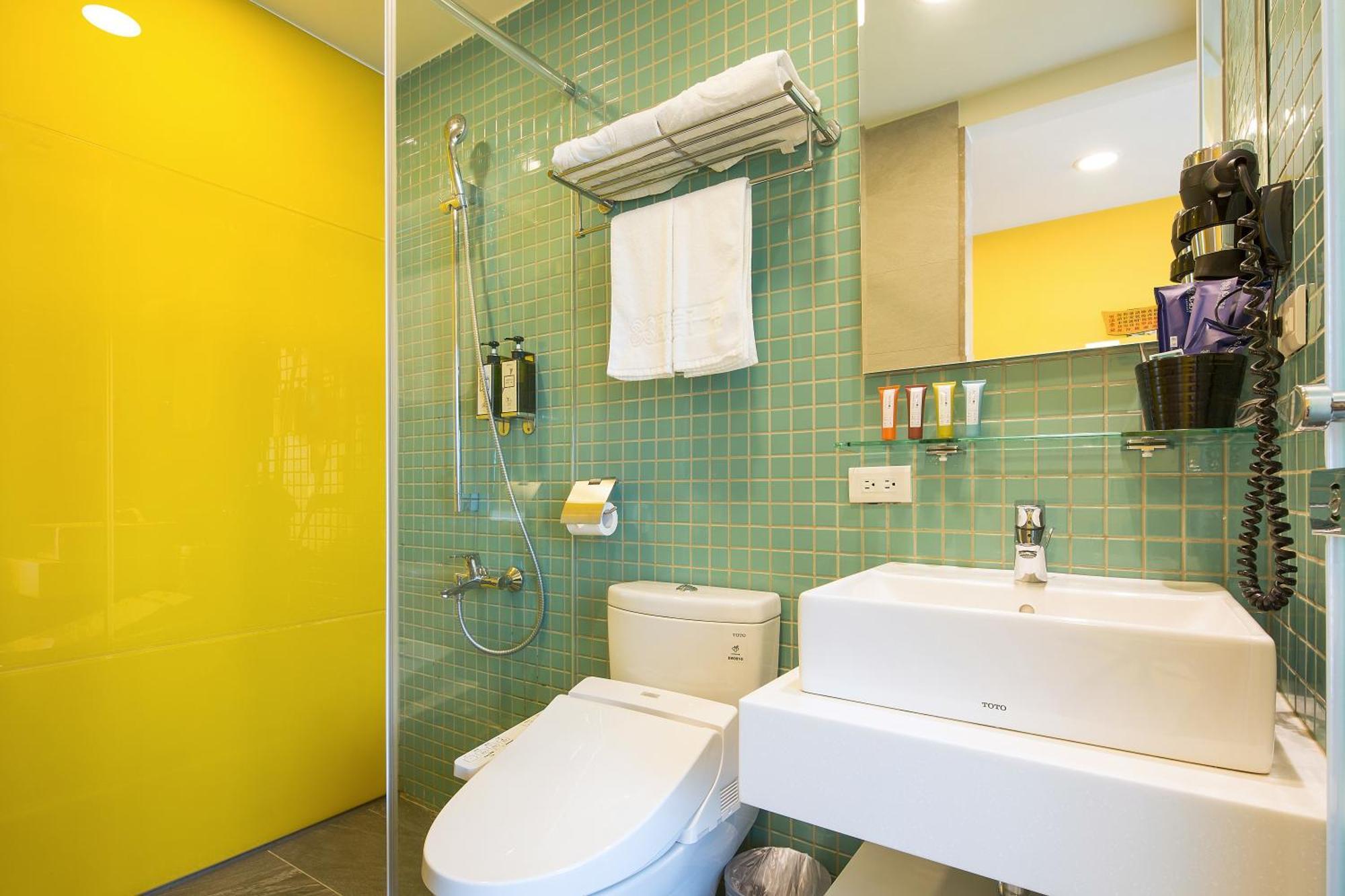 Check Inn Express Taichung Yizhong Extérieur photo