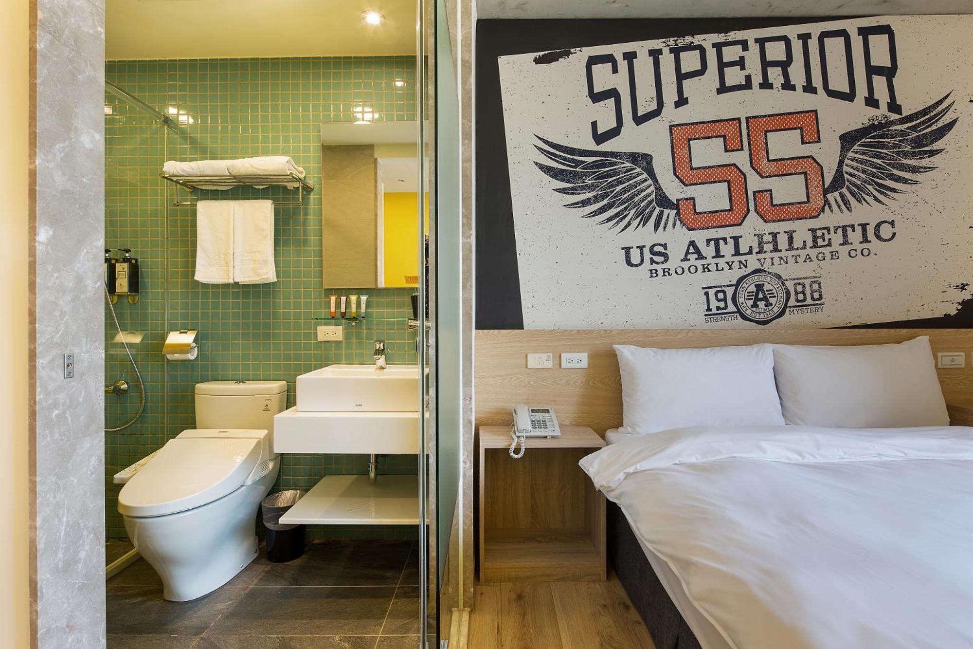Check Inn Express Taichung Yizhong Extérieur photo