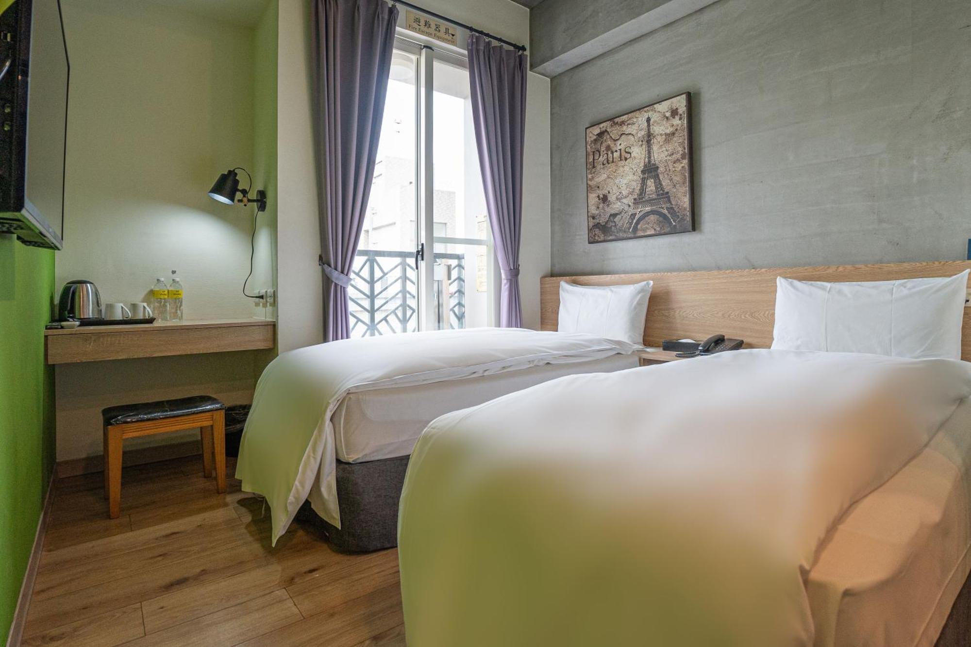 Check Inn Express Taichung Yizhong Extérieur photo