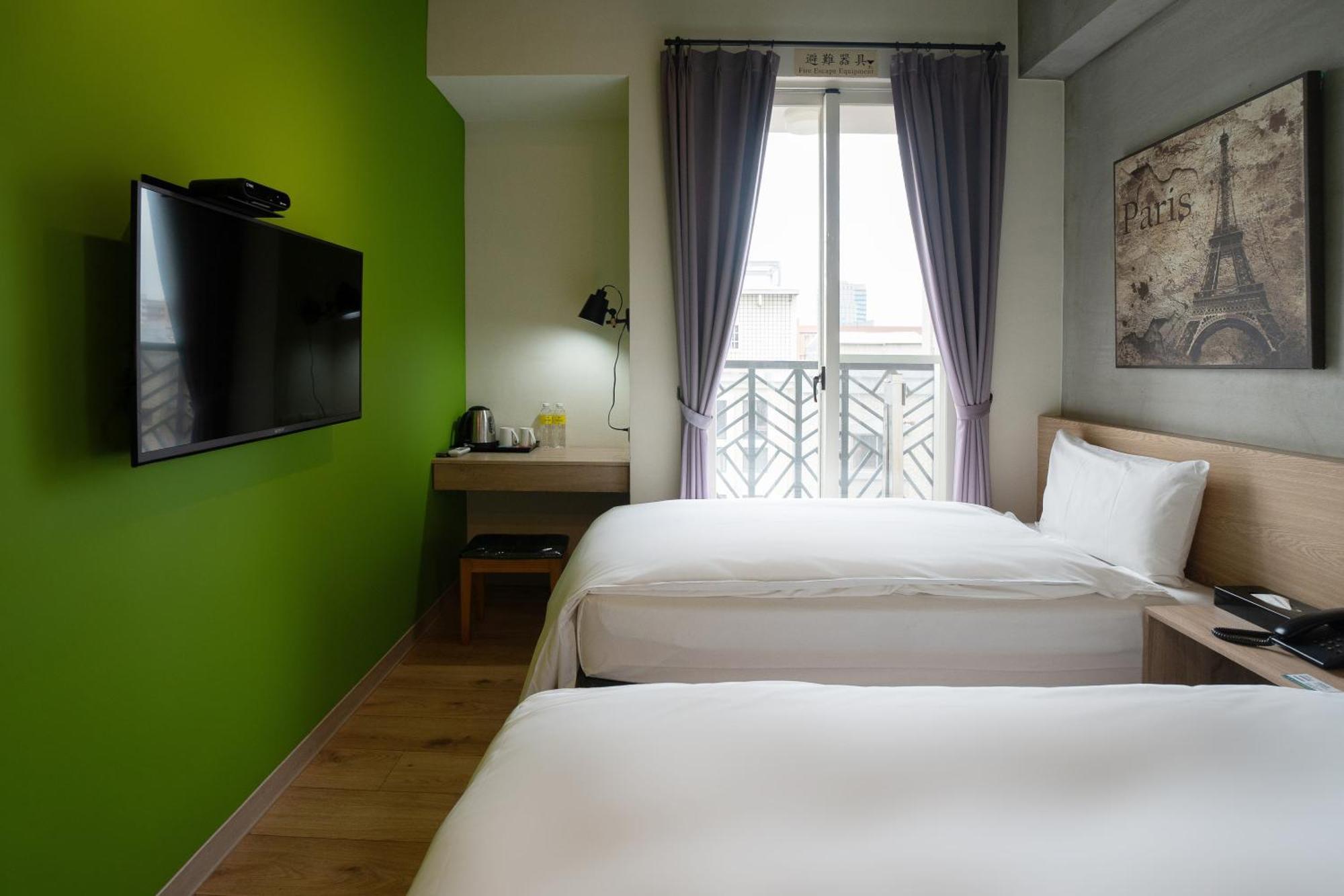 Check Inn Express Taichung Yizhong Extérieur photo