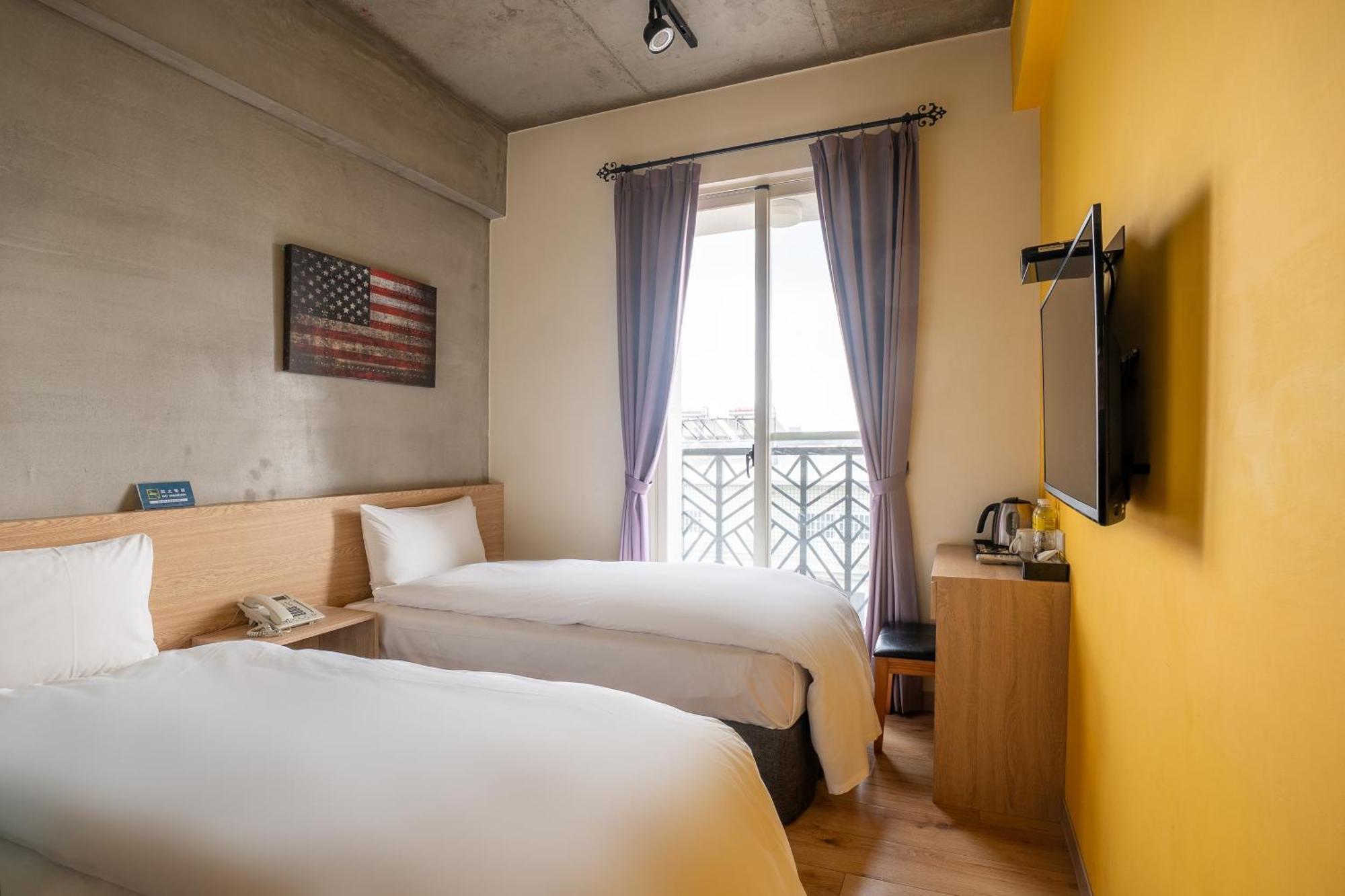 Check Inn Express Taichung Yizhong Extérieur photo