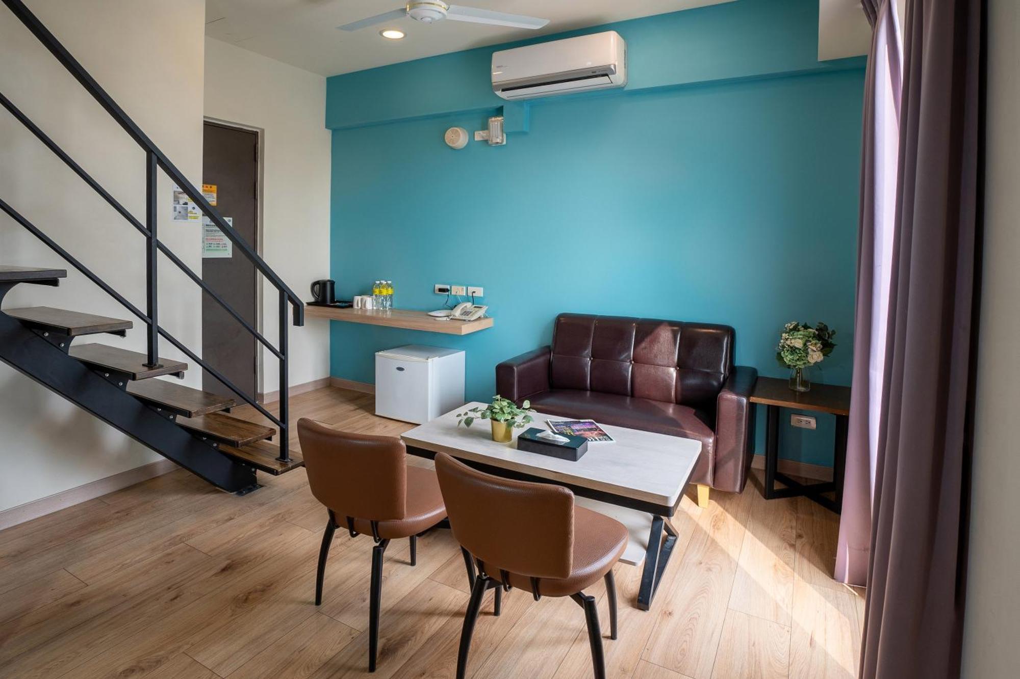 Check Inn Express Taichung Yizhong Extérieur photo
