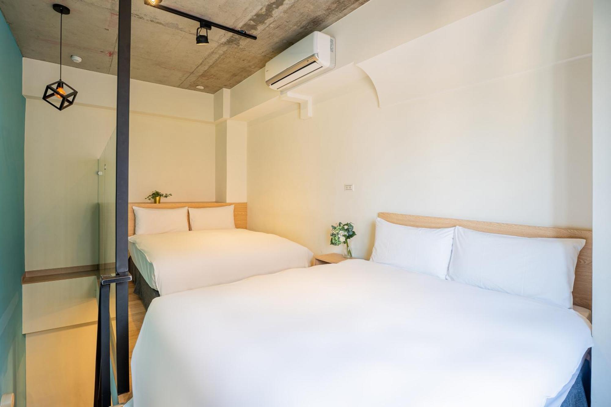 Check Inn Express Taichung Yizhong Extérieur photo
