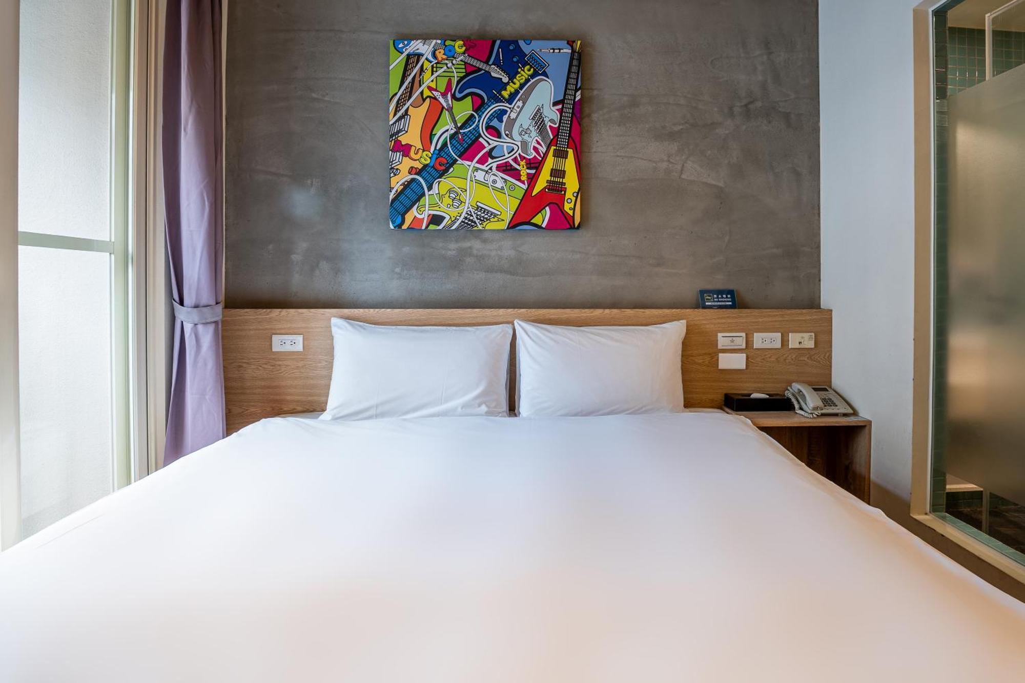 Check Inn Express Taichung Yizhong Extérieur photo