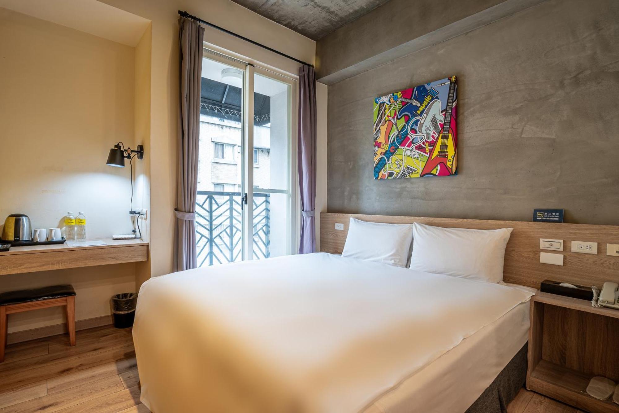 Check Inn Express Taichung Yizhong Extérieur photo