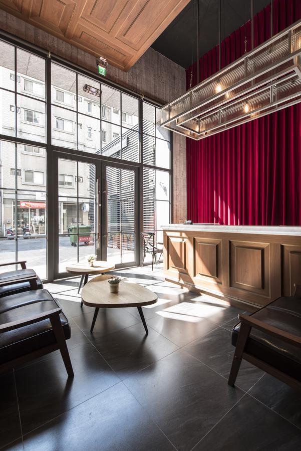 Check Inn Express Taichung Yizhong Extérieur photo