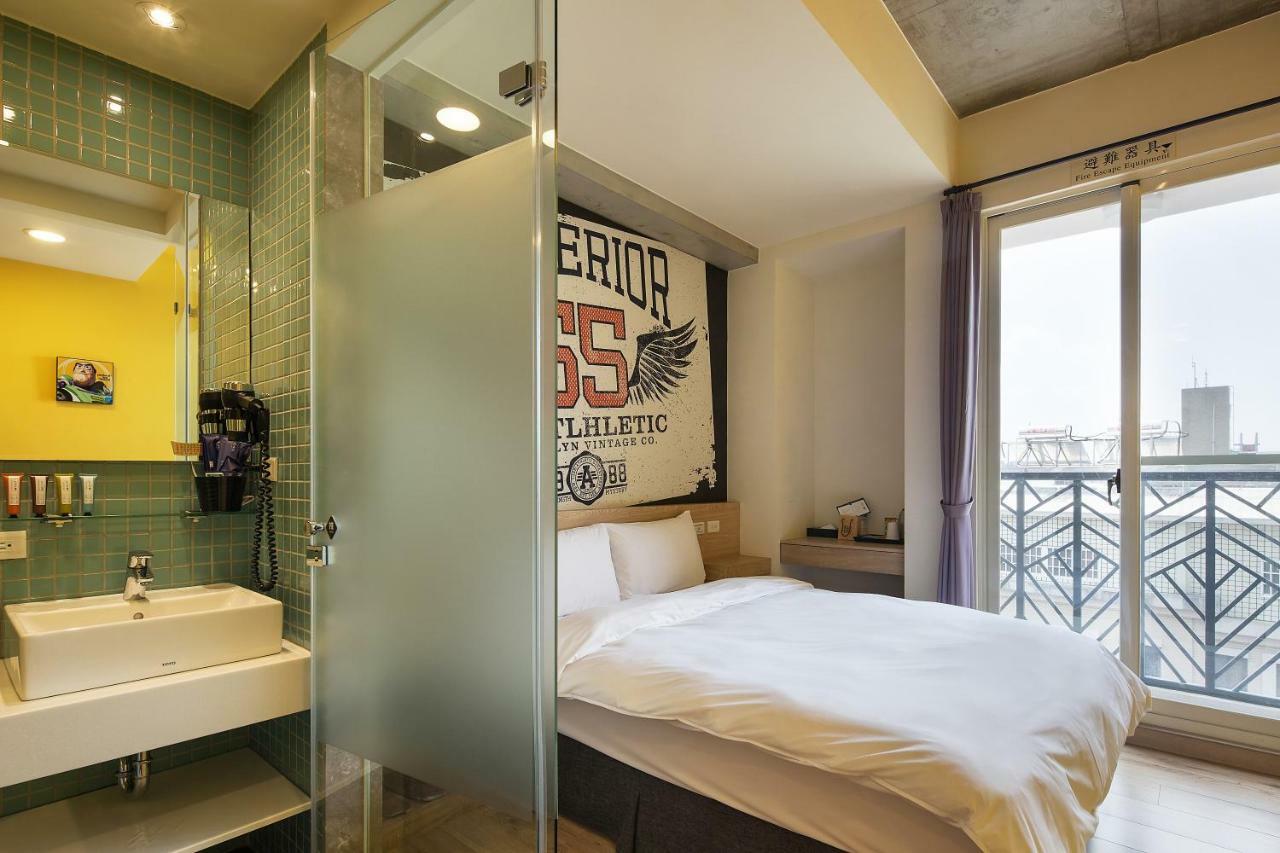 Check Inn Express Taichung Yizhong Extérieur photo